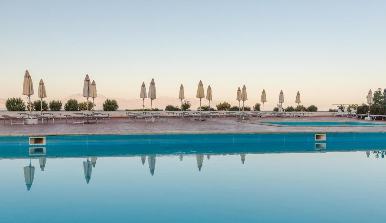 Perla Del Golfo Resort 테라시니 외부 사진